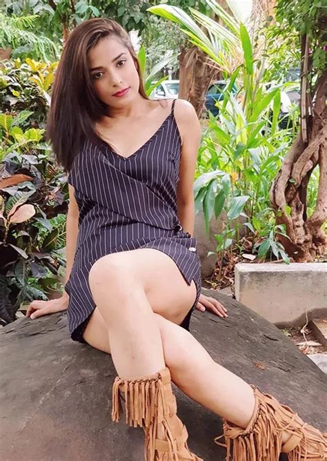15 Beautiful And Hot Photos Of Pooja Sharma Draupadi From Mahabhart Tv Show Star Plus