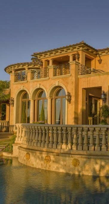 Arched Windows Mediterranean Architecture Tuscanstyle Tuscan Style