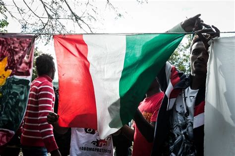 Como Apre Il Centro Di Accoglienza Ma I Migranti Restano In Stazione