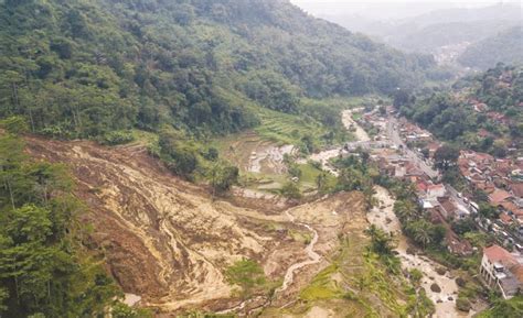 Dalam Setahun Terjadi 2000 Kejadian Bencana Di Jawa Barat Indoposco