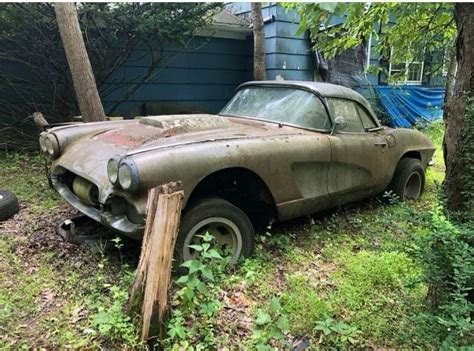 Pin By Ed Majchrzak On Wrecks And Rust In 2020 Abandoned Cars