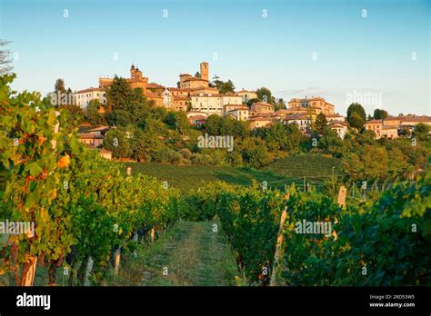 Borghi Piu Belli Ditalia Immagini E Fotografie Stock Ad Alta