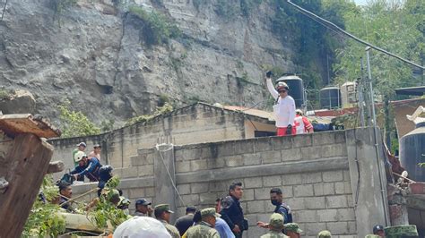 Video Derrumbe En Colonia Pilares Cuernavaca Deja 2 Muertos Y 4 Heridos