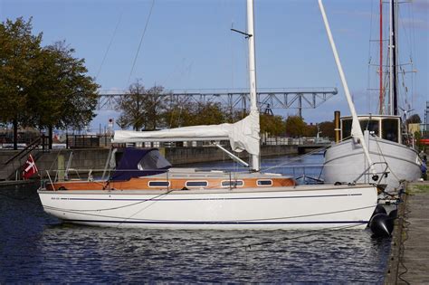 Elegante Segelyacht Mit Exklusivem Mahagoni Ausbau Segelboot