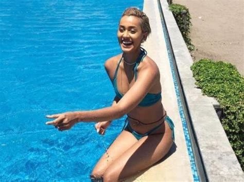 Hot Sexy Kimmy Jayanti Bikini Pics