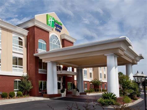 Affordable Hotel in Sumter, SC | Holiday Inn Express & Suites Sumter