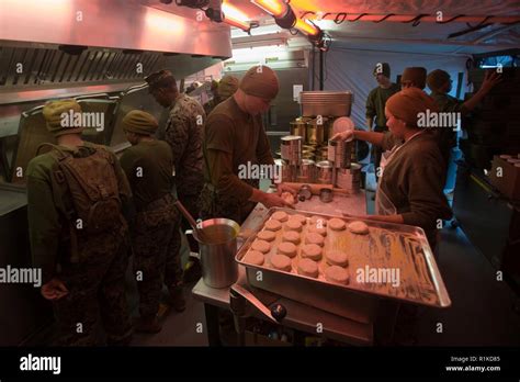 Expeditionary Field Kitchen Hi Res Stock Photography And Images Alamy