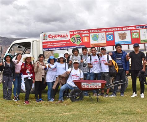 Estudiantes De La Uap Huancayo Participaron En Limpieza De Laguna