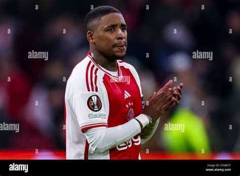 AMSTERDAM PAÍSES BAJOS 9 DE NOVIEMBRE Steven Bergwijn Ajax se