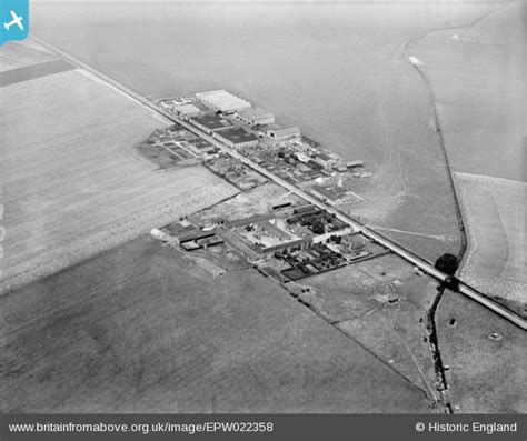 Epw022358 England 1928 Hainault Farm And The Hainault Tarpaulin