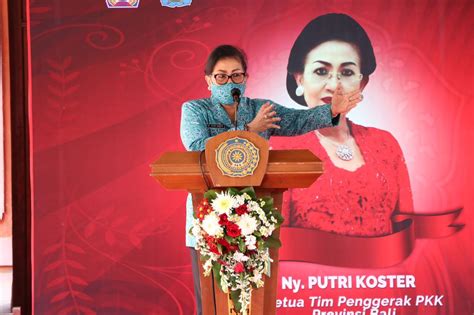 Menyapa Dan Berbagi Putri Koster Ajak Masyarakat Karangasem Kreatif