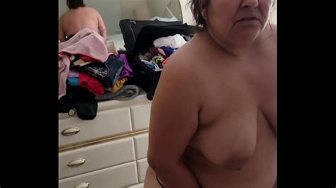 Mi Esposa Se Masturba Con Un Dildo Grande XVIDEOS