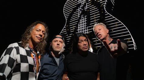 Metallica купили завод виниловых пластинок