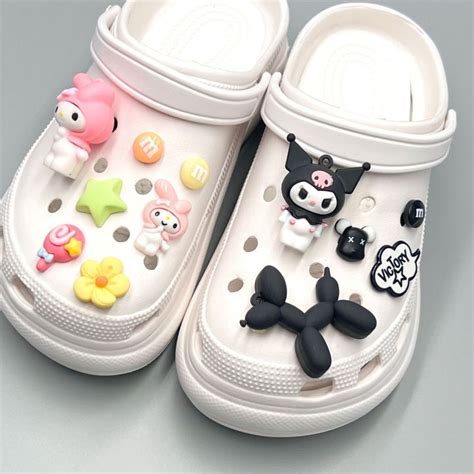 12ชิ้นเซ็ตการ์ตูน Sanrio น่ารัก Kuromi เมโลดี้ Crocs Jibbitz อุปกรณ์