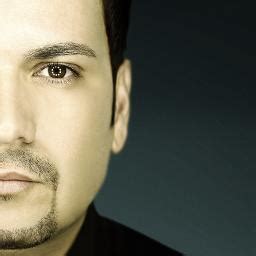 Amor De Madre Balada Song Lyrics And Music By Victor Manuelle