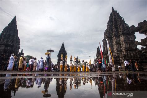 Tawur Agung Kesanga Di Candi Prambanan ANTARA News