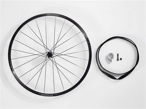 Bontrager Paradigm Comp TLR Disc Road Wheelset Peak Cycles