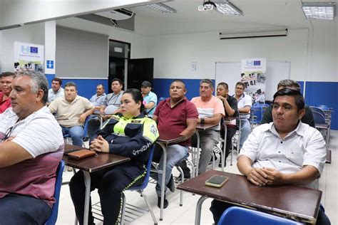 ENTREGA DE CERTIFICADOS A PARTICIPANTES DEL CURSO CONDUCTOR DE UNIDADES