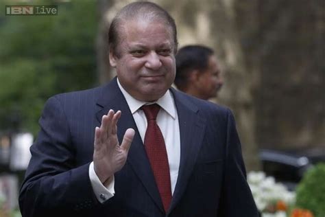 Pm Nawaz Sharif Leaves Pakistan For Medical Checkup In Uk News18