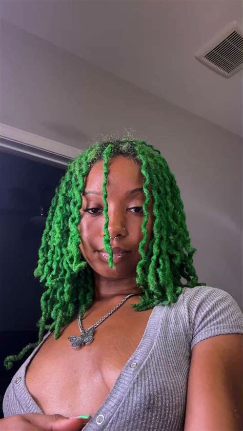 Pin Galactajay In 2024 Green Hair Short Locs Hairstyles Green