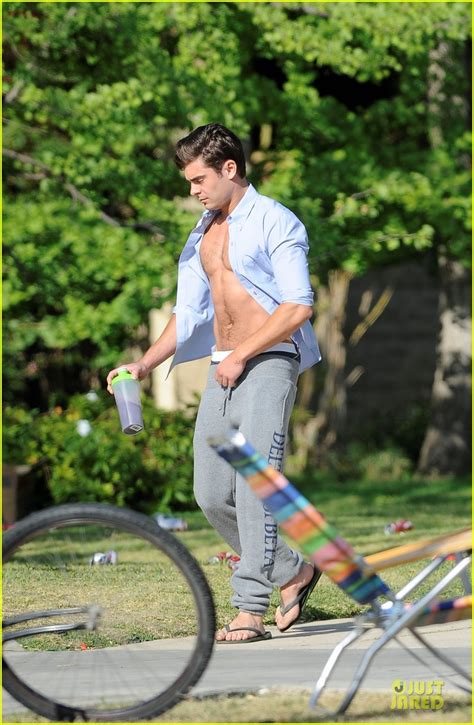 Zac Efron Shirtless Abs Flashing On Townies Basketball Set Photo