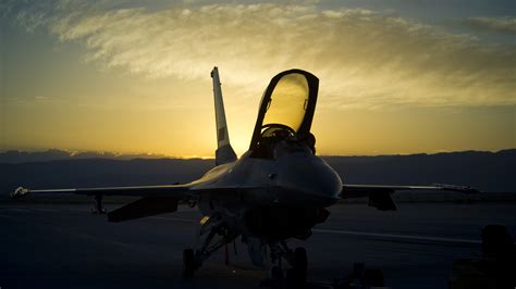 Download wallpaper 2560x1440 sunset, military, general dynamics f-16 ...