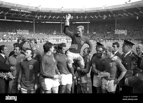 Soccer World Cup 1966 - Final - England - West Germany 4-2 - Bobby ...