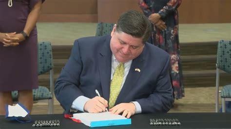 Pritzker Signs Law Reforming Illinois Parole Mandatory Supervised