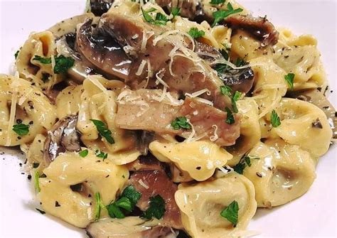 Veal Tortellini With Creamy Mushroom Bacon Sauce Recipe By Tryhardchef Cookpad