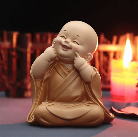 New Small Monk Figurines Buddha Statue Made From High Quality Resin Buddha T Yoga T