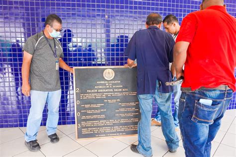 Presidente De La Asamblea Legislativa Ordena El Retiro De Placas