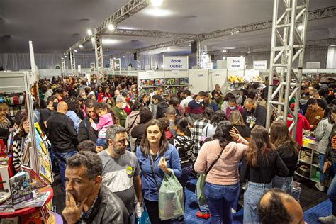 Bienal Do Livro De Guarulhos Recebeu 150 Mil Pessoas Em Dez Dias