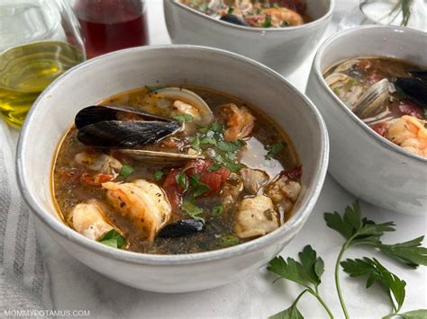 Easy Cioppino Recipe (Seafood Stew) – Domajax