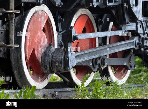 Rail Wheels And Axle Hi Res Stock Photography And Images Alamy