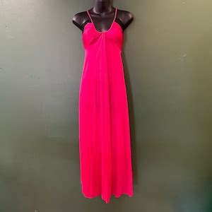 Hot Pink Peignoir Set Vintage Lacy Nylon Long Nightgown And Robe Large Etsy