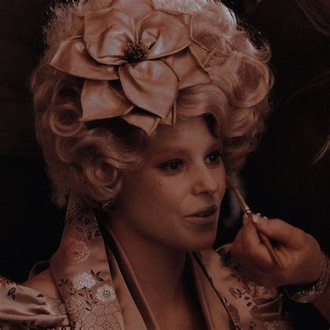 Pin By Lucilla On Los Juegos Del Hambre Hunger Games Effie Trinket