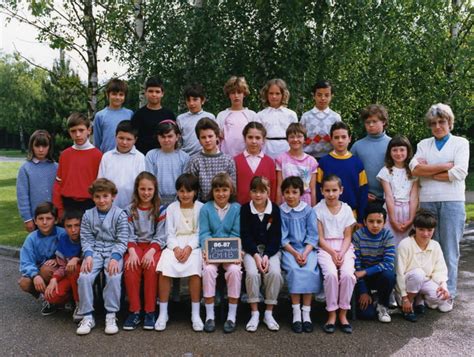 Photo de classe CM1 B année 1986 1987 de 1986 Ecole Saint Exupéry