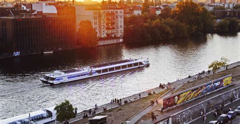 Berlin croisière touristique en soirée GetYourGuide