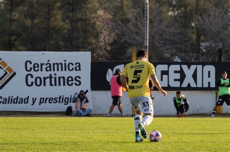 F Tbol A F A Ale Nalerio Nuevamente Titular En La Primera De Flandria