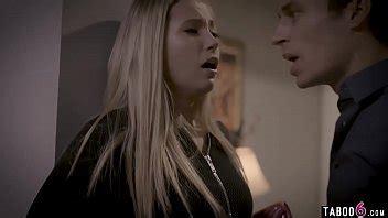 Maestra obsesionada con una de sus alumnas vírgenes XVIDEOS