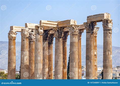 El Templo De Zeus Ol Mpico En Atenas Grecia Imagen De Archivo Imagen