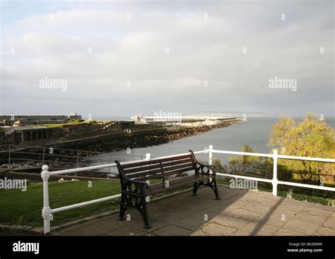 Dun laoghaire pier hi-res stock photography and images - Alamy