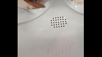 Haciendo Pis En La Oficina XVIDEOS