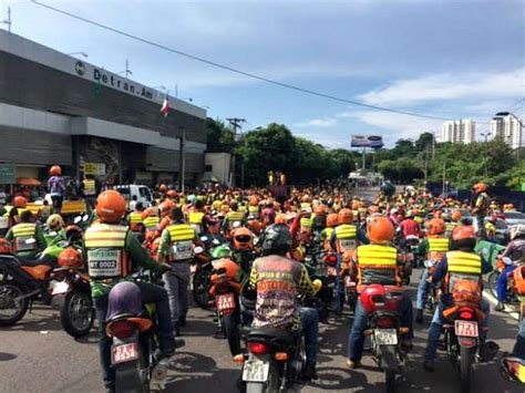 G Mototaxistas Fazem Protesto E Interditam Avenida Em Manaus