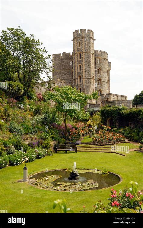 Windsor castle gardens hi-res stock photography and images - Alamy