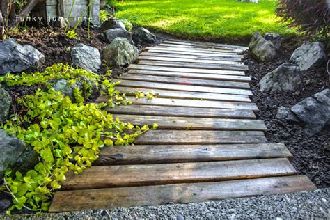 Pallet Wood Walkway Years Later Did It Keep Yes Funky Junk Interiors