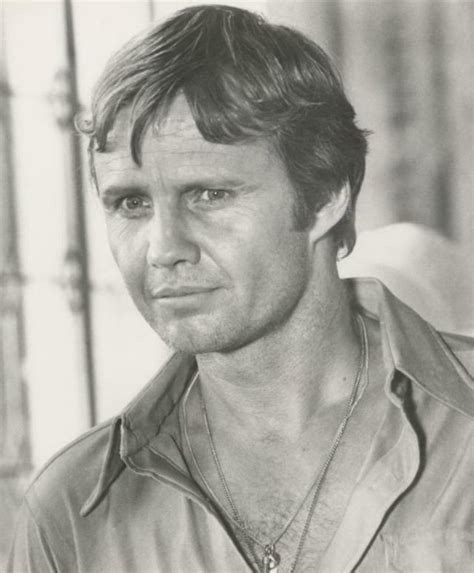 33 Vintage Portrait Photos of Jon Voight in the Late 1960s and ’70s ...