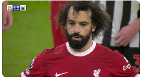 فيديو محمد صلاح يهدر ركلة جزاء ليفربول أمام نيوكاسل بطولات