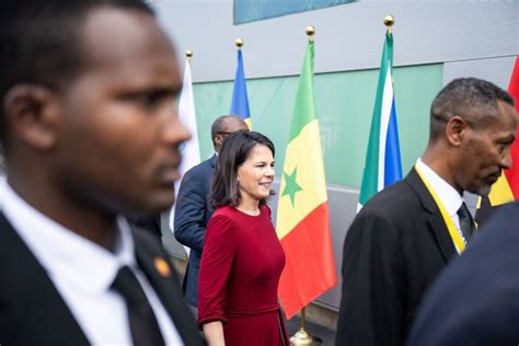 Außenministerin Baerbock in Ruanda Impfstoffe aus Deutschland in