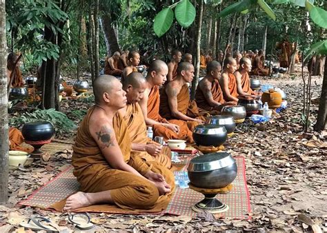 monks – Nalanda Buddhist Society